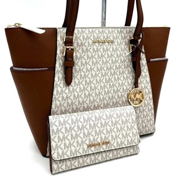 Michael Kors Large Charlotte Tote Bag & Matching Trifold Wallet Vanilla - Picture 2 of 13